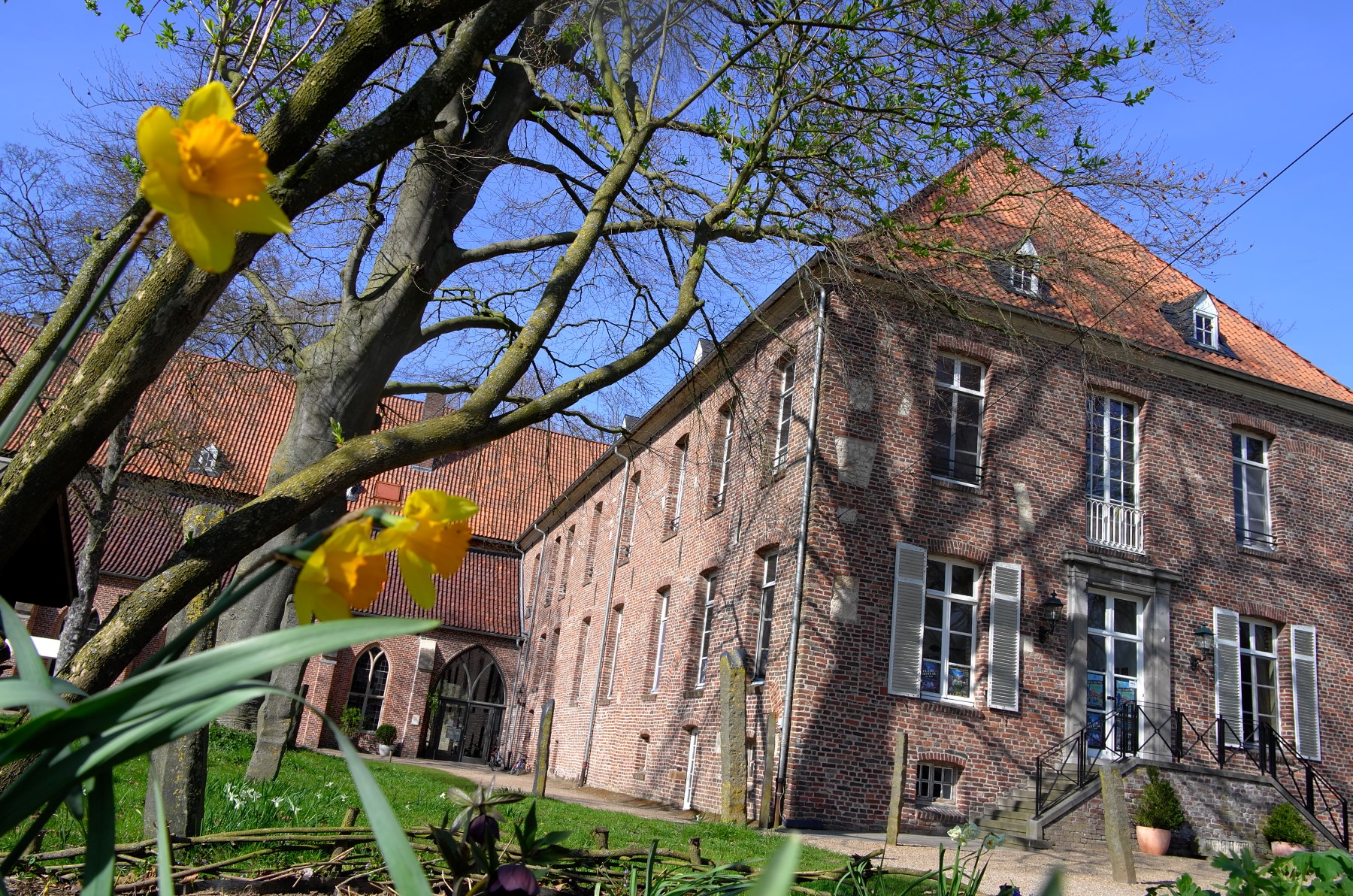 Über Kloster Graefenthal